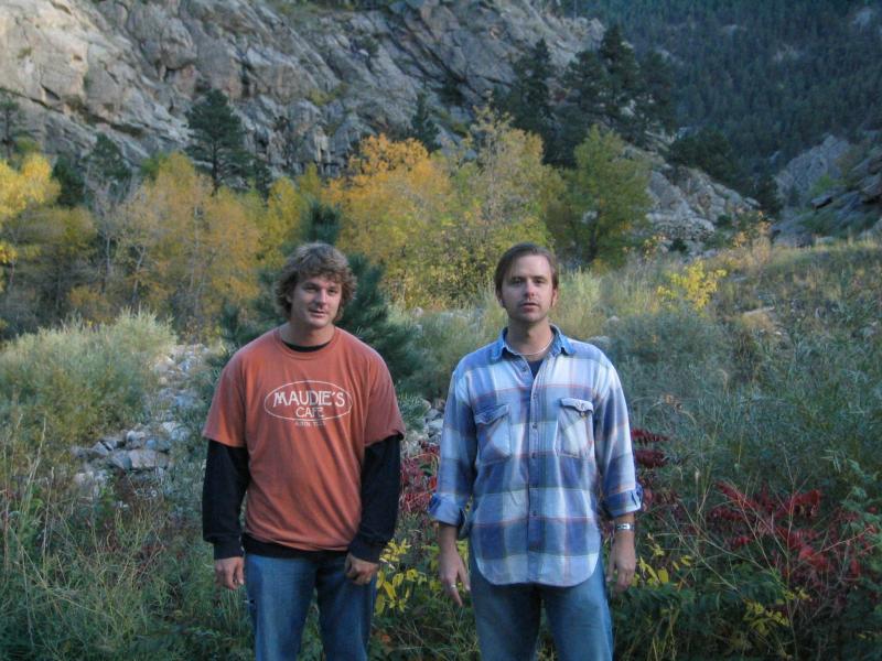 2004/10 Oct/800x600_2 guys about to kick some ass.JPG